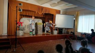 Ставропольские кукольники показали спектакль «Муха-Цокотуха» сельским школьникам