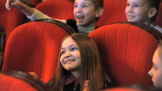 Близнецы, двойняшки и тройняшки побывали на празднике в театре драмы Ставрополя
