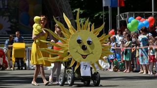 Дефиле детских колясок в Ставрополе: родители показали богатую фантазию