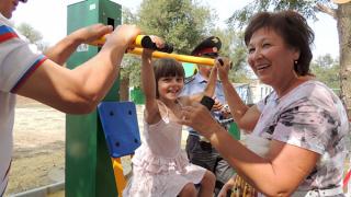 Площадка уличных тренажеров открылась в детском доме села Дивного