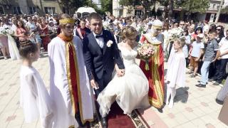 В празднествах, посвященных наступающему Дню семьи, принял участие губернатор Владимир Владимиров