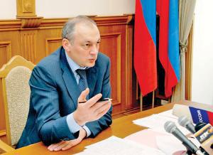 Магомедов призвал навести порядок в деятельности органов госвласти Дагестана