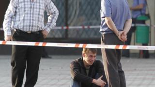 УФСБ России по СК разыскивает двух молодых людей незадолго ушедших с места взрыва в Ставрополе