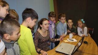 Для 20 ребят центр соцобслуживания населения Лермонтова организовал экскурсию на телестудию «Слово»