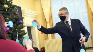 Владимир Владимиров исполнит новогодние мечты на акции «Ёлка желаний»