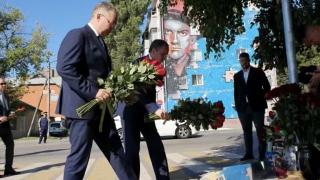 Глава Ставрополья почтил память жертв обстрела в Белгороде