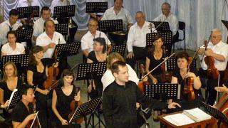 Денис Ивенский и симфонический оркестр виртуозно завершили сезон ставропольской филармонии
