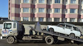 Правила парковки водителям Ставрополя разъясняли с помощью эвакуатора