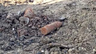 На стройплощадке путепровода в Невинномысске нашли два снаряда времен войны