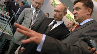 На форуме «Сочи-2010» Гаевский представил Путину проект производства грузовых автомобилей в Михайловске