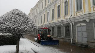 На улицах Ставрополя устраняют последствия снегопада