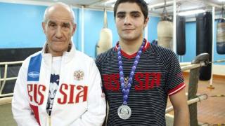 Участие в Олимпийских играх – цель юного боксера из Невинномысска Сергея Маргаряна