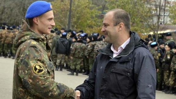 Васильковый берет президентского полка