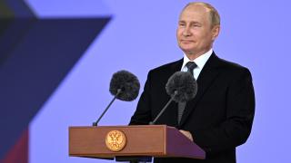 Владимир Путин: Российская армия сражается за мирную жизнь и освобождение Донбасса