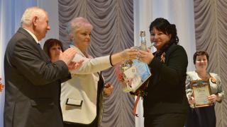 Победители конкурсов «Учитель года – 2015» и «Воспитатель года – 2015» наградили в Ставрополе
