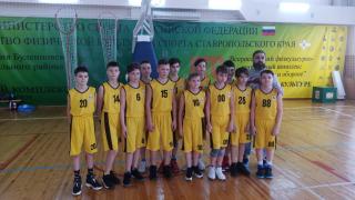 Юные баскетболисты из Ставрополя отпраздновали успех в Будённовске