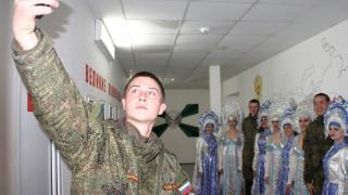 Юные артисты побывали в воинской части Невинномысска с предновогодним концертом