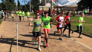 Ставропольские бегуньи финишировали в международном марафоне, взявшись за руки