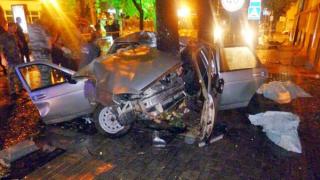 Три человека погибли в результате столкновения «Приоры» с деревом в Пятигорске