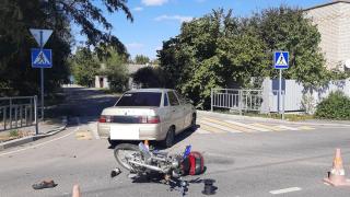 Водитель мопеда получил травмы головы и бедра при ДТП на Ставрополье