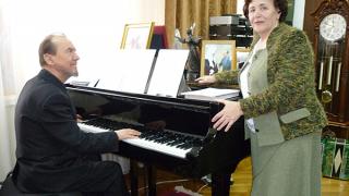 Валентина Ларикова исполнила свои песни на юбилейном концерте в Новоалександровске