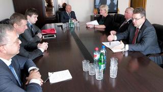 Рабочие встречи с членами фракций ЛДПР и «Справедливая Россия» провел В.Владимиров