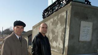 Памятник трактористам у села Заветного не снесут