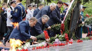 Владимир Владимиров возложил цветы к мемориалу «Вечная Слава» в Ставрополе