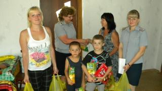Сотрудники ставропольской колонии помогли семье беженцев из Луганской области