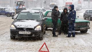 Снегопад и гололед на Ставрополье стали причиной аварий и пробок на дорогах