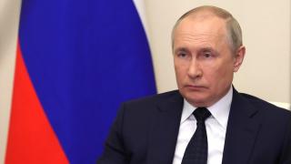 Владимир Путин поручил продавать газ недружественным странам только за рубли