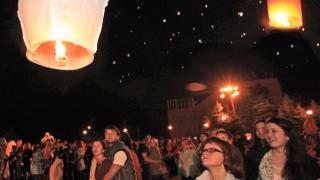 Фестиваль небесных фонариков раскрасил небо над Ставрополем