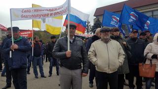 В Светлограде прошел митинг аграриев «Сохраним село Ставрополья»