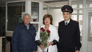 Стражи порядка поздравили с Днем матери родительниц своих сотрудников в Пятигорске