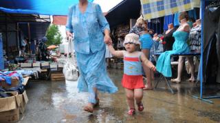 Рынок села Надежда затоплен, а жителям о воде приходится мечтать