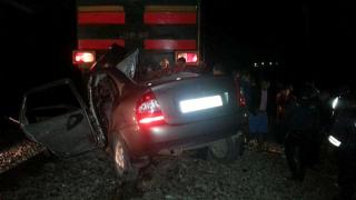 Автомобиль попал под товарный поезд на Ставрополье: два человека погибли, двое в больнице