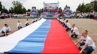 День России отметили на Ставрополье пением гимна страны и массовыми гуляниями