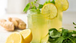 Полезен ли в жару лимонад?