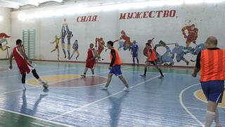 Чиновники, тренеры, участковые и «трудные подростки» сыграли в футбол в Кочубеевском районе